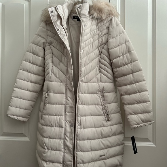 Kenneth Cole New York Quilted Ivory Puffer Jacket W Faux Fur Size S - Picture 11 of 11